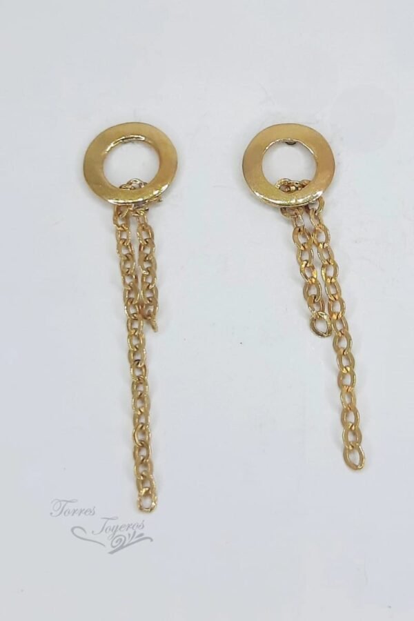 Aretes aro con cadenitas colgando