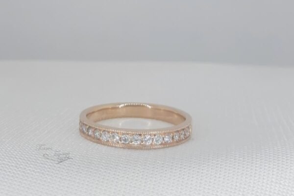 Argolla con 16 diamantes al grano 