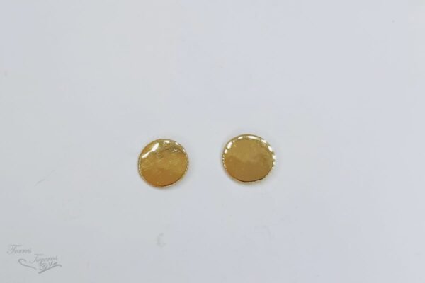 Topos en oro amarillo chinche 